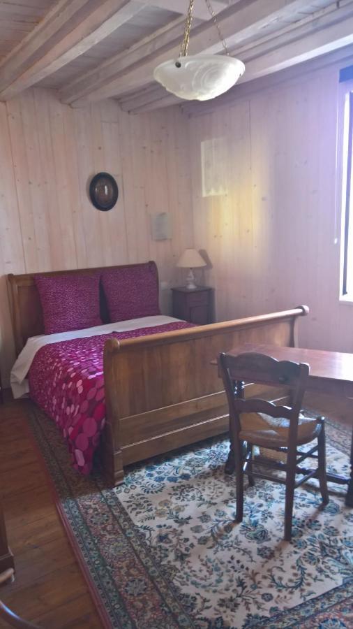 Chambre D Hote 1873 Frasne Room photo